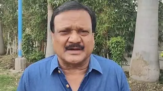 ‘हेलमेट नहीं तो पेट्रोल नहीं’ पर कांग्रेस की कड़ी प्रतिक्रिया ‘हेलमेट नहीं तो पेट्रोल नहीं’ पर कांग्रेस की कड़ी प्रतिक्रिया
