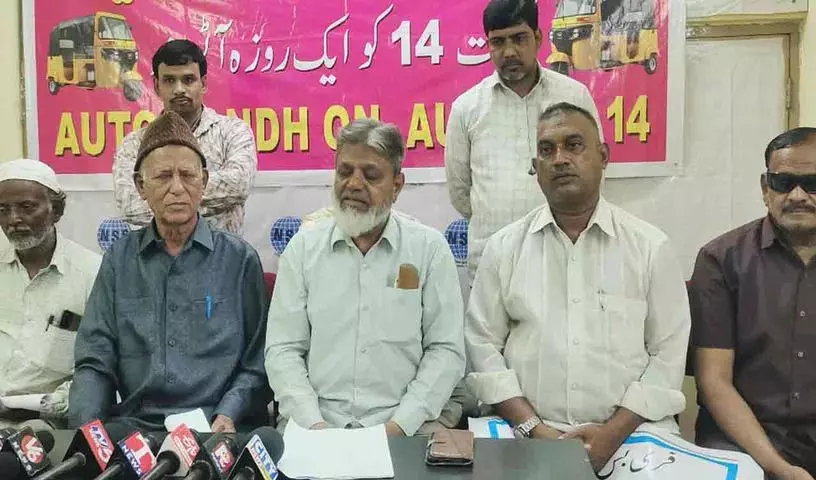 ऑटो चालकों की आत्महत्याएं सरकारी हत्याएं ऑटो चालकों की आत्महत्याएं सरकारी हत्याएं