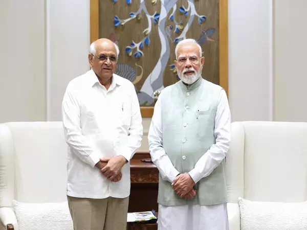 CM ने प्रधानमंत्री मोदी से मुलाकात की, राज्य में उद्योग और सामाजिक क्षेत्र के विकास पर चर्चा की CM ने प्रधानमंत्री मोदी से मुलाकात की, राज्य में उद्योग और सामाजिक क्षेत्र के विकास पर चर्चा की