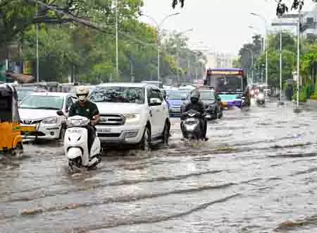 Chennai में बाढ़ नियंत्रण कार्य तेजी से चल रहा, 15 सितंबर तक पूरा हो जाएगा Chennai में बाढ़ नियंत्रण कार्य तेजी से चल रहा, 15 सितंबर तक पूरा हो जाएगा