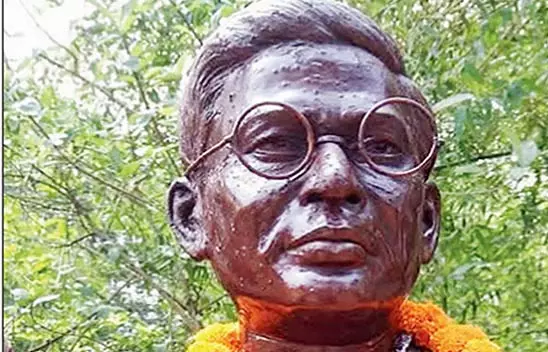 गुमनामी की गहराइयों में क्रांतिकारी हेमचंद्र कानूनगो गुमनामी की गहराइयों में क्रांतिकारी हेमचंद्र कानूनगो