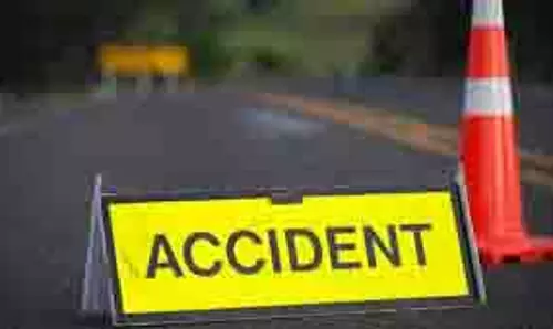 Haryana: तेज रफ्तार ट्रक ने श्रद्धालुओं से भरे कैंटर को मारी टक्कर, 1 की मौत, 4 घायल Haryana: तेज रफ्तार ट्रक ने श्रद्धालुओं से भरे कैंटर को मारी टक्कर, 1 की मौत, 4 घायल