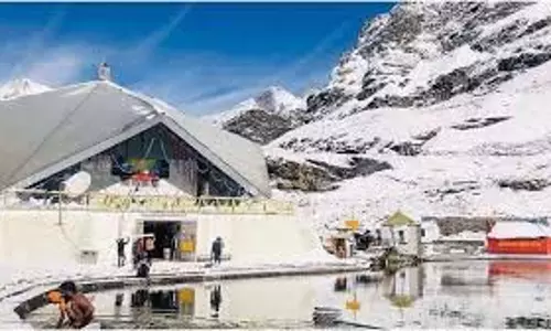 Uttarakhand : हेमकुंड साहिब के कपाट 10 अक्टूबर को होंगे बंद Uttarakhand : हेमकुंड साहिब के कपाट 10 अक्टूबर को होंगे बंद