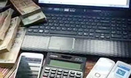आदतन सटोरिए भिलाई में पकड़ाए, मोबाइल रजिस्टर और कैश जब्त
