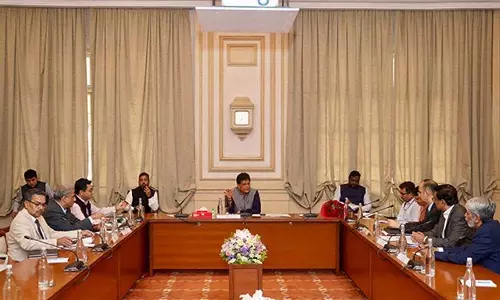 पीयूष गोयल ने इस्पात और इंजीनियरिंग क्षेत्र के नेताओं से प्रतिस्पर्धा बढ़ाने पर चर्चा की पीयूष गोयल ने इस्पात और इंजीनियरिंग क्षेत्र के नेताओं से प्रतिस्पर्धा बढ़ाने पर चर्चा की