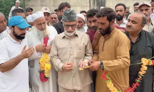 स्थानीय सुविधाओं के उत्थान के लिए बुनियादी ढांचे का विकास महत्वपूर्ण: अली मोहम्मद सागर स्थानीय सुविधाओं के उत्थान के लिए बुनियादी ढांचे का विकास महत्वपूर्ण: अली मोहम्मद सागर
