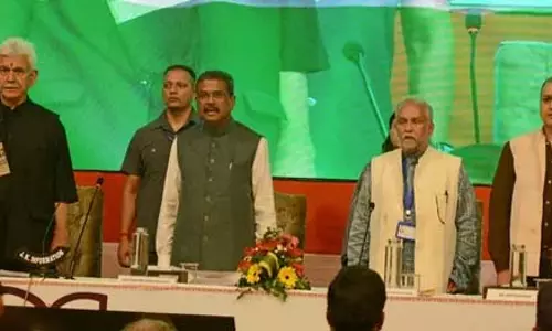 Union Education Minister: कश्मीर का समाधान किताबों में है, बंदूकों में नहीं