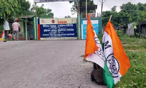 ट्रक चालकों के लिए समझौते को लेकर TMC विवाद से जलपाईगुड़ी में LPG आपूर्ति बाधित ट्रक चालकों के लिए समझौते को लेकर TMC विवाद से जलपाईगुड़ी में LPG आपूर्ति बाधित