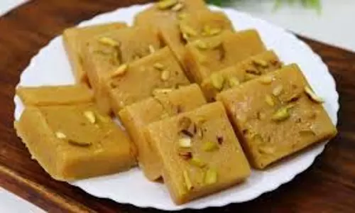Sabudana Barfi: कुछ मीठा खाने का मन हो तो बनाएं ये स्पेशल स्वीट डिश