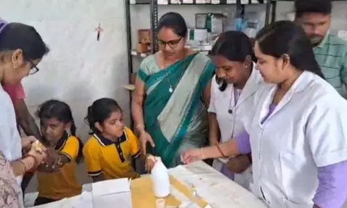 एमडीएम में छिपकली मिलने से 70 छात्र बीमार एमडीएम में छिपकली मिलने से 70 छात्र बीमार