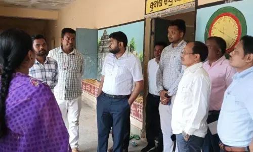 कोरापुट कलेक्टर के कोटिया दौरे के दौरान पर्यटन और बुनियादी ढांचे पर ध्यान केंद्रित कोरापुट कलेक्टर के कोटिया दौरे के दौरान पर्यटन और बुनियादी ढांचे पर ध्यान केंद्रित