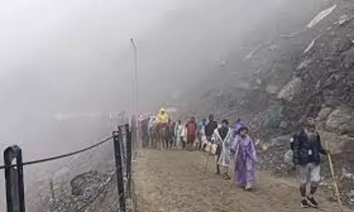 खराब मौसम और ट्रैक क्षतिग्रस्त होने के कारण अमरनाथ यात्रा समय से पहले स्थगित
