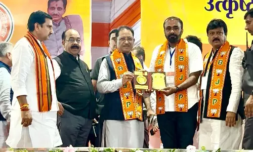 मुख्यमंत्री विष्णुदेव साय ने किया अब्दुल गफ्फार मेमन का सम्मान