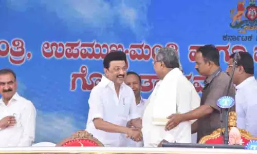 CM Stalin ने सिद्धारमैया को जन्मदिन की बधाई दी, उन्हें भाषा अधिकारों का मजबूत रक्षक बताया