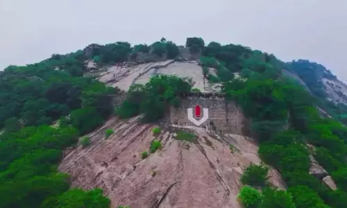 Telangana: जफरगढ़ का प्राचीन मंदिर में एक महीने तक चलने वाला जत्था शुरू Telangana: जफरगढ़ का प्राचीन मंदिर में एक महीने तक चलने वाला जत्था शुरू