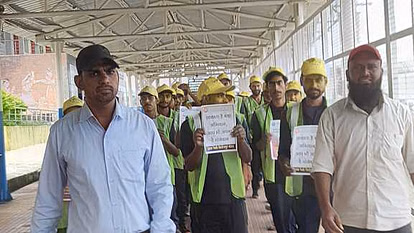 Jammu: जम्मू मंडल के रेलवे स्टेशनों पर स्वच्छता रैली के जरिए स्वतंत्रता दिवस मनाया गया Jammu: जम्मू मंडल के रेलवे स्टेशनों पर स्वच्छता रैली के जरिए स्वतंत्रता दिवस मनाया गया