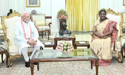 प्रधानमंत्री मोदी ने राष्ट्रपति द्रौपदी मुर्मू से की मुलाकात