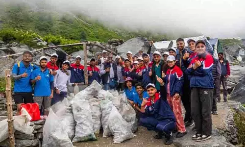 Himachal: स्वयंसेवकों ने मणिमहेश मार्ग पर 8.55 टन कचरा एकत्र किया Himachal: स्वयंसेवकों ने मणिमहेश मार्ग पर 8.55 टन कचरा एकत्र किया