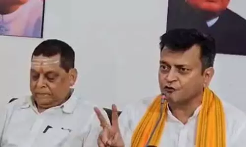 तेजस्वी के पास दो एपिक नंबर, दर्ज हो मुकदमा, भाजपा ने चुनाव आयोग से की मांग