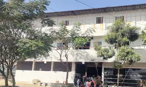 फर्जी दस्तावेज: आवासीय विद्यालय में सीट