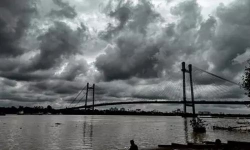 उत्तर बंगाल में भारी बारिश का रेड अलर्ट, दक्षिण बंगाल में उमस से नहीं मिलेगी राहत: मौसम विभाग उत्तर बंगाल में भारी बारिश का रेड अलर्ट, दक्षिण बंगाल में उमस से नहीं मिलेगी राहत: मौसम विभाग