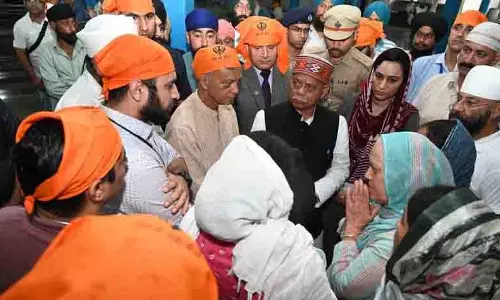 राज्यपाल ने Mandi जिले के आपदा प्रभावित क्षेत्रों के परिवारों से मुलाकात की