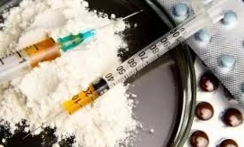 Mizoram में करीब 350 करोड़ रुपये मूल्य की ड्रग्स जब्त, 1 गिरफ्तार Mizoram में करीब 350 करोड़ रुपये मूल्य की ड्रग्स जब्त, 1 गिरफ्तार
