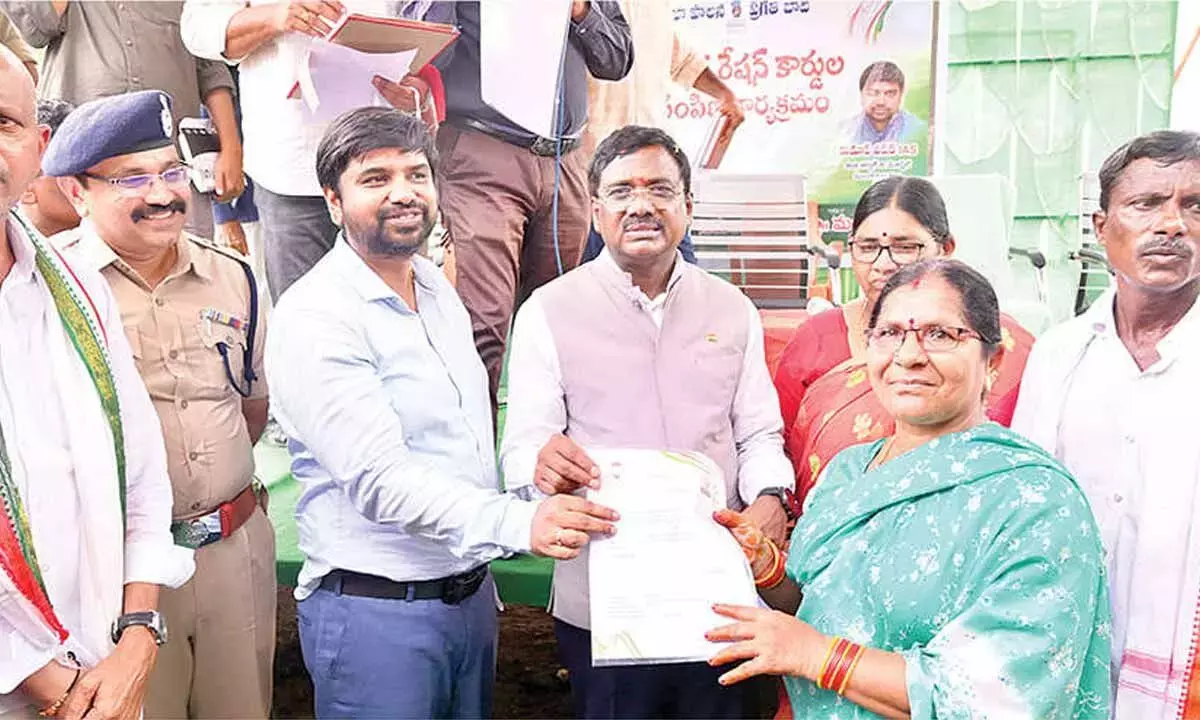 Telangana: गद्दाम ने आधुनिक एमपी स्कूल का उद्घाटन किया