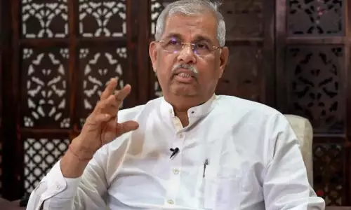 Kerala के मंत्रियों ने कुलपति नियुक्ति विवाद पर राज्यपाल से बातचीत की