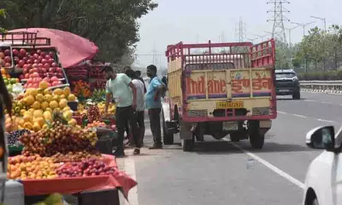 Chandigarh: व्यस्त समय के दौरान एयरपोर्ट रोड पर भारी वाहनों का प्रवेश प्रतिबंधित Chandigarh: व्यस्त समय के दौरान एयरपोर्ट रोड पर भारी वाहनों का प्रवेश प्रतिबंधित