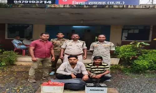 दो सगे भाई पुलिस के हत्थे चढ़े, चोरी की बैटरियां, बेल्ट और नकदी बरामद दो सगे भाई पुलिस के हत्थे चढ़े, चोरी की बैटरियां, बेल्ट और नकदी बरामद
