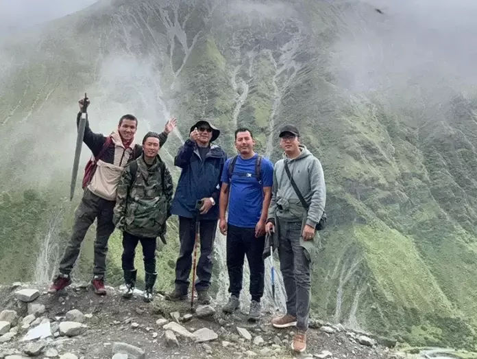 Arunachal: दुर्लभ, लुप्तप्राय उच्च ऊंचाई वाली औषधीय जड़ी-बूटियों का सर्वेक्षण Arunachal: दुर्लभ, लुप्तप्राय उच्च ऊंचाई वाली औषधीय जड़ी-बूटियों का सर्वेक्षण