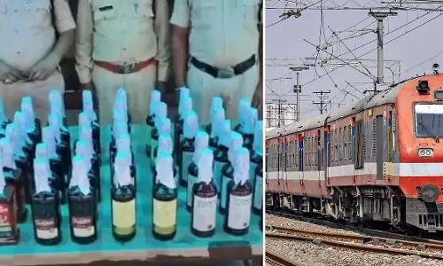 रतलाम में डेमू ट्रेन से चल रही थी शराब तस्करी, 72 बोतलें जब्त रतलाम में डेमू ट्रेन से चल रही थी शराब तस्करी, 72 बोतलें जब्त