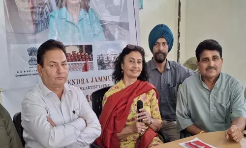 Neelam Mohile ने कलाकार से मिलिए कार्यक्रम में नवोदित कलाकारों से बातचीत की Neelam Mohile ने कलाकार से मिलिए कार्यक्रम में नवोदित कलाकारों से बातचीत की