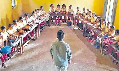 छात्रों को U आकार में बैठाने की नई नीति