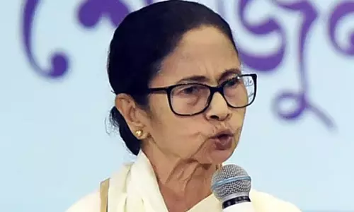ममता ने पार्टी सांसदों के साथ वर्चुअल बैठक की ममता ने पार्टी सांसदों के साथ वर्चुअल बैठक की