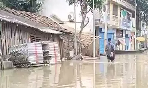मेदिनीपुर जिले में बाढ़ की स्थिति बिगड़ी