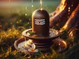 धर्म: सावन के आखिरी सोमवार पर आज बन रहे हैं ये 4 शुभ योग, ऐसे करें भगवान शिव की पूजा धर्म: सावन के आखिरी सोमवार पर आज बन रहे हैं ये 4 शुभ योग, ऐसे करें भगवान शिव की पूजा