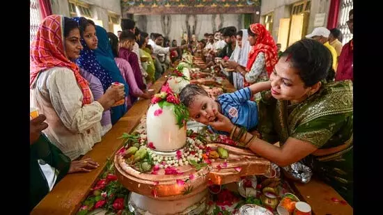 सावन सोमवार पर श्रद्धालुओं की भीड़ को देखते हुए हाईवे ट्रैफिक में बदलाव सावन सोमवार पर श्रद्धालुओं की भीड़ को देखते हुए हाईवे ट्रैफिक में बदलाव