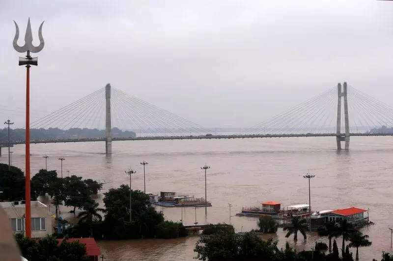 Delhi यमुना के उफान से बाढ़ का खतरा मंडराने लगा Delhi यमुना के उफान से बाढ़ का खतरा मंडराने लगा