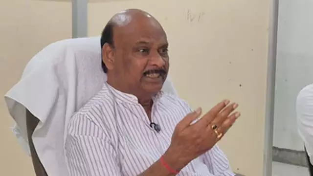 Andhra विधानसभा अध्यक्ष ने भूमि हड़पने की जांच की मांग की Andhra विधानसभा अध्यक्ष ने भूमि हड़पने की जांच की मांग की