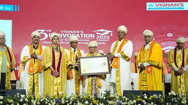 पूर्व IIM निदेशक ने छात्रों से नवाचार के साथ भारत के भविष्य का नेतृत्व करने का आह्वान किया पूर्व IIM निदेशक ने छात्रों से नवाचार के साथ भारत के भविष्य का नेतृत्व करने का आह्वान किया