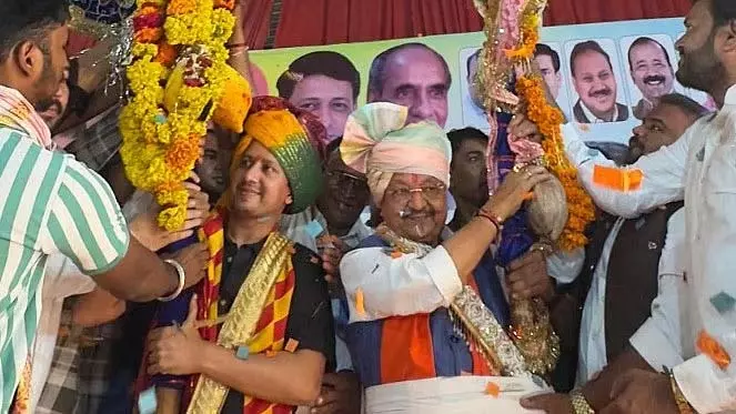 कैलाश विजयवर्गीय ने इंदौर की स्वच्छता के लिए वाल्मीकि समुदाय को श्रेय दिया कैलाश विजयवर्गीय ने इंदौर की स्वच्छता के लिए वाल्मीकि समुदाय को श्रेय दिया