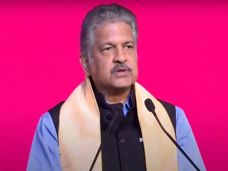 आनंद महिंद्रा ने दीक्षांत में स्नातकों से बेहतर दुनिया के नागरिक बनने का आह्वान किया आनंद महिंद्रा ने दीक्षांत में स्नातकों से बेहतर दुनिया के नागरिक बनने का आह्वान किया