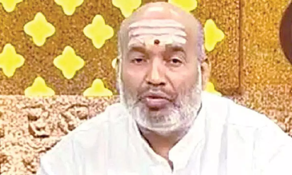 धर्मस्थल पर लगे आरोपों से भक्तों को गहरा आघात पहुंचा: Somayaji धर्मस्थल पर लगे आरोपों से भक्तों को गहरा आघात पहुंचा: Somayaji