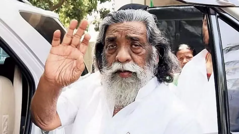 नहीं रहे शिबू सोरेन, जानिए कैसा रहा उनका राजनीतिक सफर नहीं रहे शिबू सोरेन, जानिए कैसा रहा उनका राजनीतिक सफर
