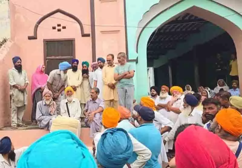 Nabha के ग्रामीणों ने जोड़े का बहिष्कार किया Nabha के ग्रामीणों ने जोड़े का बहिष्कार किया