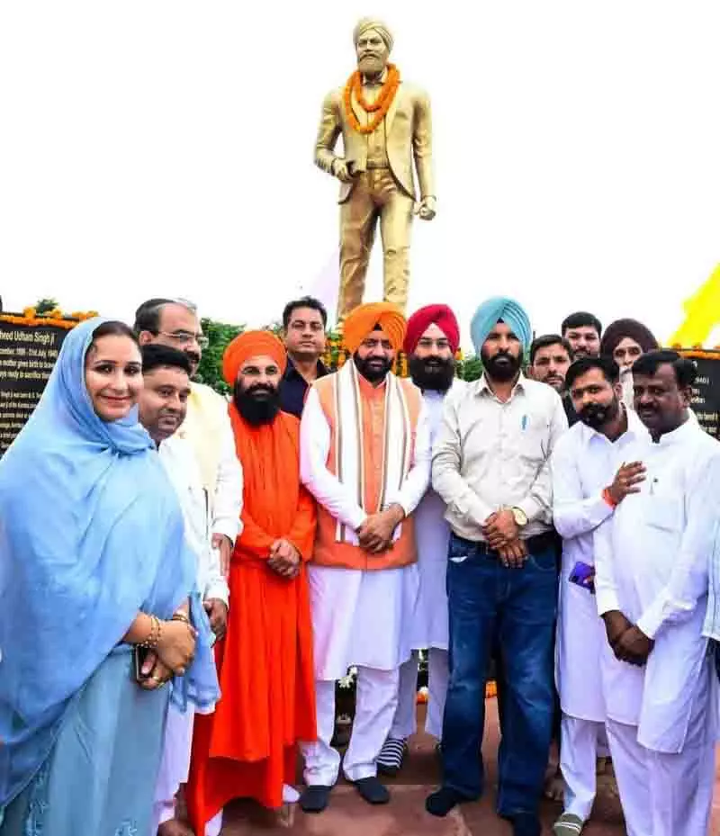 राजनीतिक रूप से सक्रिय पंजाब ने हरियाणा के CM Saini के दौरों पर ध्यान दिया राजनीतिक रूप से सक्रिय पंजाब ने हरियाणा के CM Saini के दौरों पर ध्यान दिया