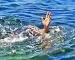 Jharkhand: डैम में नहाते समय दो बहनें डूबीं, सदमे में परिवार Jharkhand: डैम में नहाते समय दो बहनें डूबीं, सदमे में परिवार