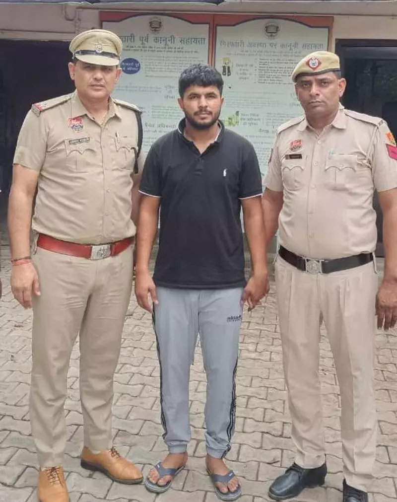सोनीपत में एसयूवी से व्यक्ति की ‘हत्या’ के आरोप में एक व्यक्ति गिरफ्तार सोनीपत में एसयूवी से व्यक्ति की ‘हत्या’ के आरोप में एक व्यक्ति गिरफ्तार